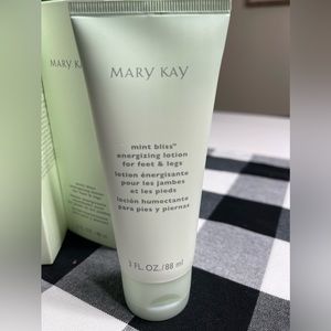 May Kay Mint Bliss energizing, lotion for feet and legs (2)